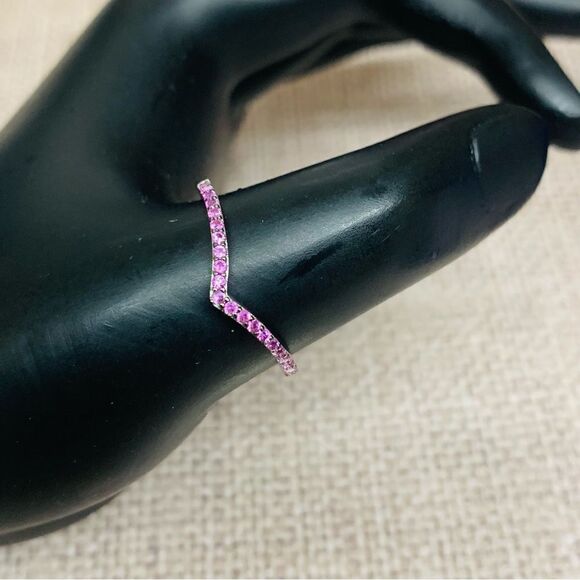 Silpada Sterling Silver Pink Crystal Chevron Ring - Picture 2 of 3